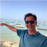 Tengo una buena preparación en Derecho Civil y Administrativo. Aprobé el primer examen de oposición a Judicatura en el año 1996.